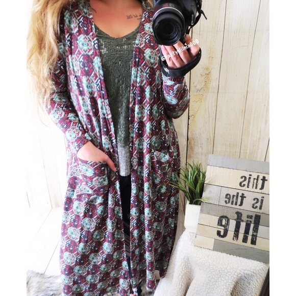 LuLaRoe Sweaters - Lularoe printed Sarah duster cardigan 🌿